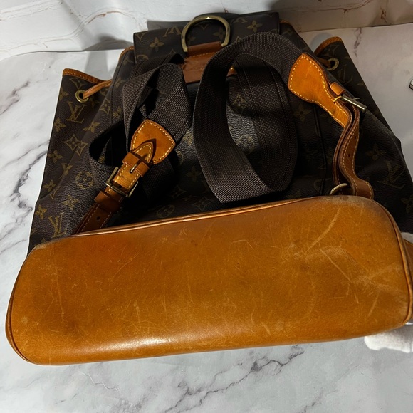 GUC Louis Vuitton Monogram Montsouris MM Backpack - Picture 4 of 13